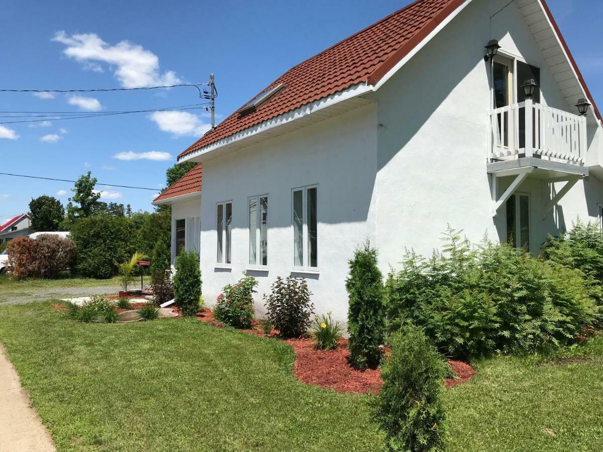 La Maison du Village Shawinigan Extérieur photo